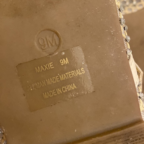 CUSHIONAIRE Maxie Studded Cream Mesh Mary Jane Flats. Size 9 Sold Out - Picture 10 of 10